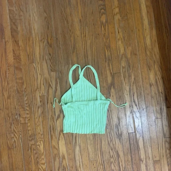 Halter crop top - Picture 2 of 3